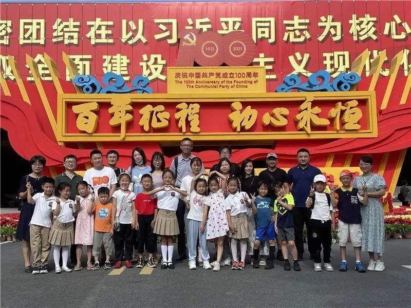胡萝卜炒肉丝,口味鲜美,浓而不腻